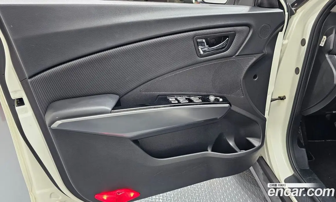 SsangYong TIBOLI 2018 1.6 автомат (гидро), фото 13