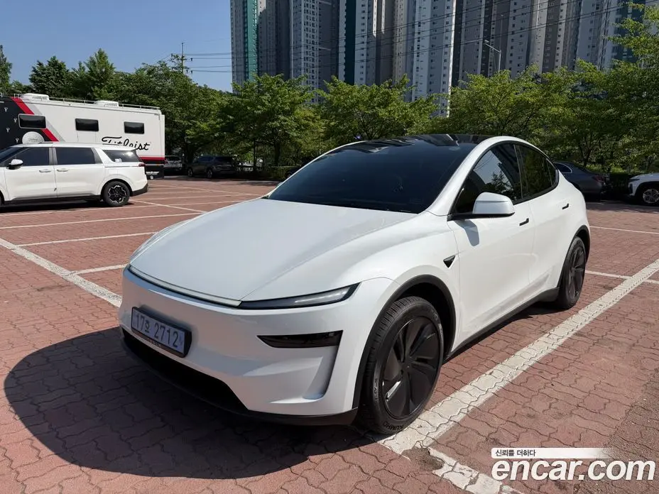 Tesla Model Y 2025 0.2 автомат (гидро), фото 1 Tesla Model Y 2025 0.2 автомат (гидро), фото 1