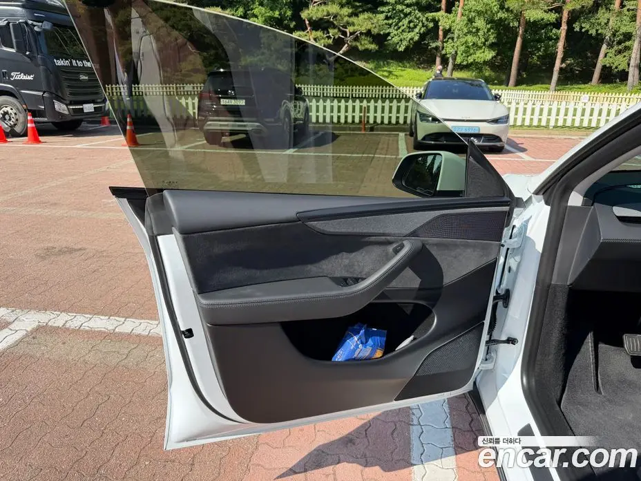 Tesla Model Y 2025 0.2 автомат (гидро), фото 9 Tesla Model Y 2025 0.2 автомат (гидро), фото 9