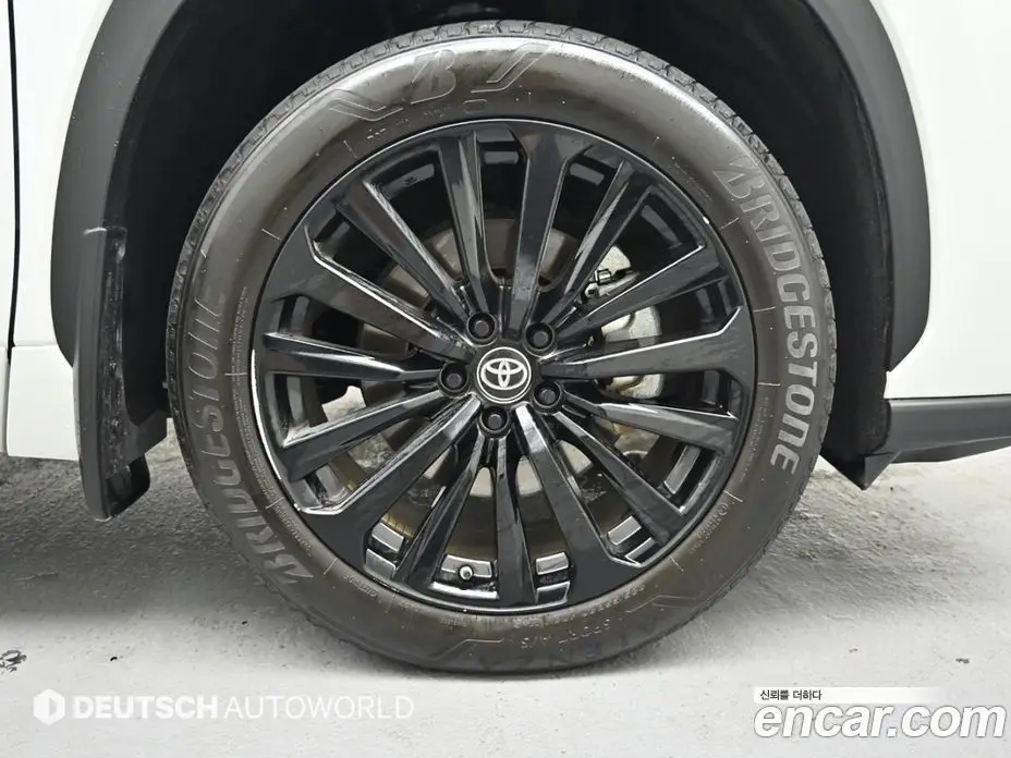 Toyota Highlander 2023 2.5 автомат (гидро), фото 5 Toyota Highlander 2023 2.5 автомат (гидро), фото 5