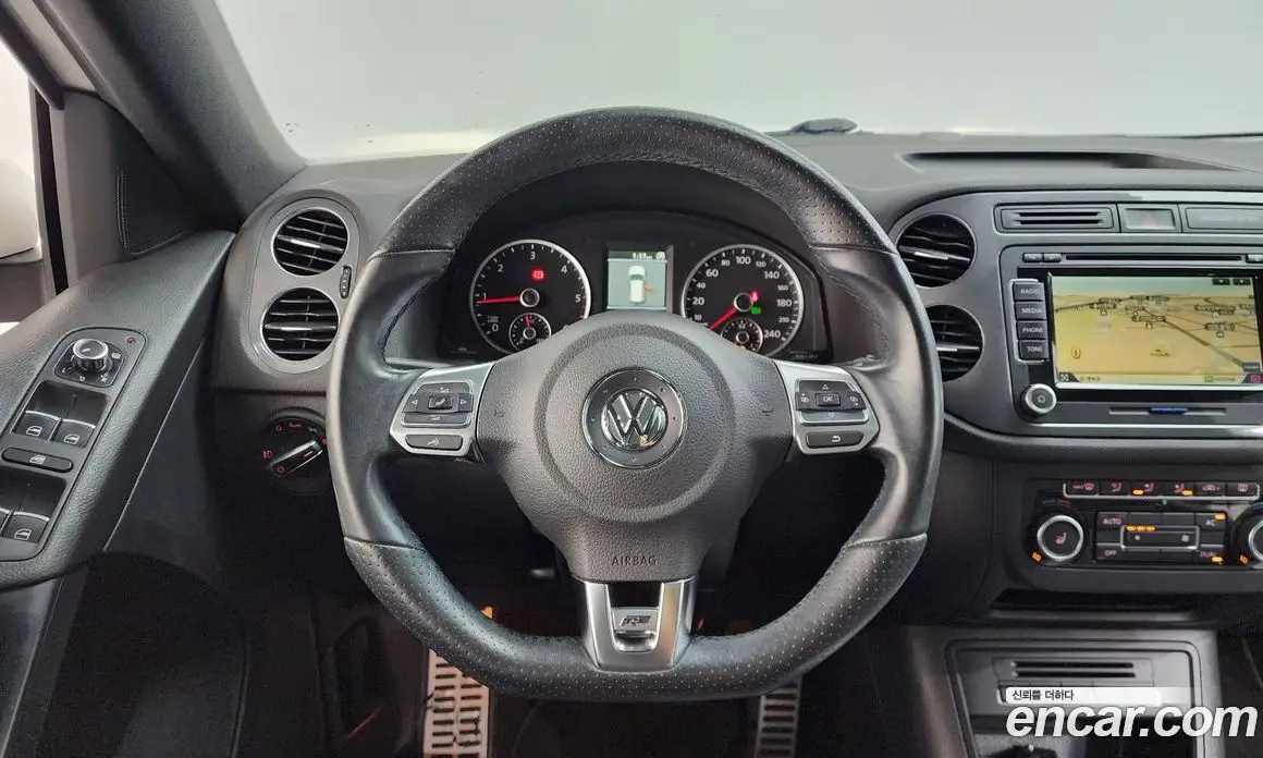 Volkswagen Tiguan 2012 2.0 автомат (гидро), фото 12