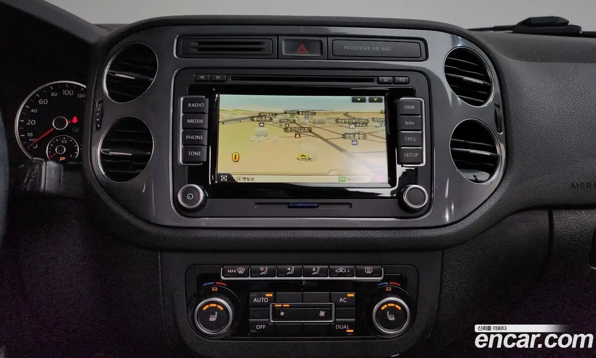 Volkswagen Tiguan 2012 2.0 автомат (гидро), фото 13