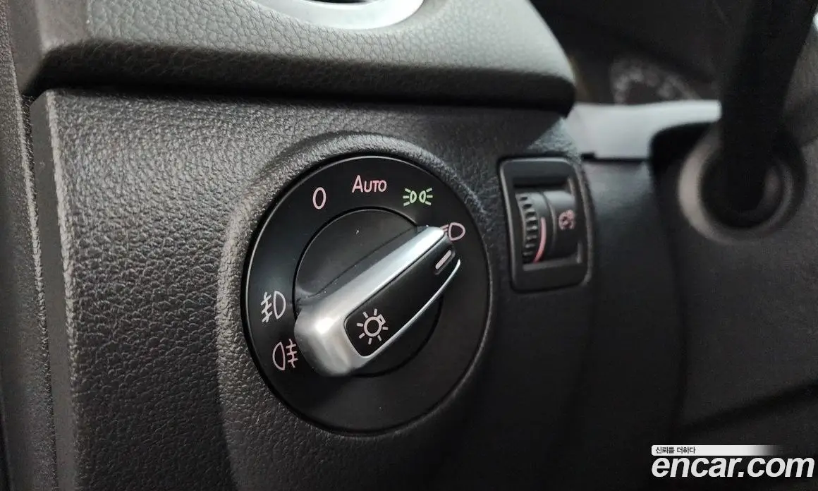 Volkswagen Tiguan 2012 2.0 автомат (гидро), фото 17