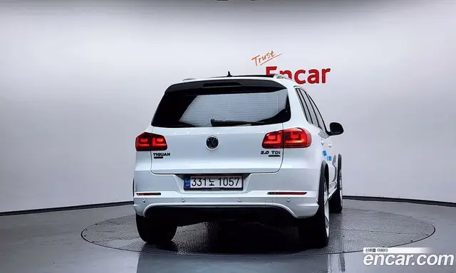 Volkswagen Tiguan 2012 2.0 автомат (гидро), миниатюра 4