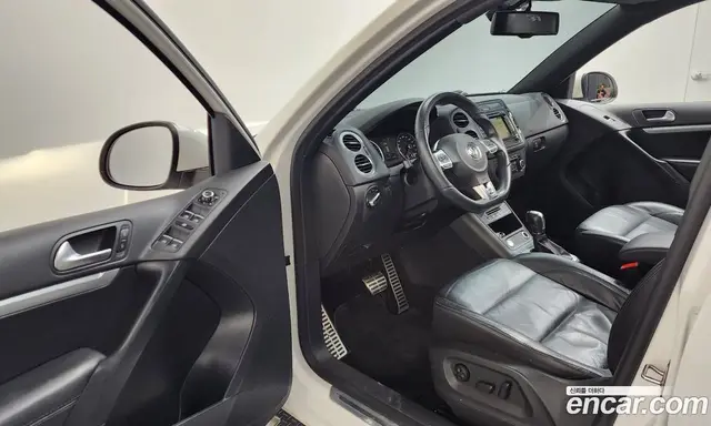 Volkswagen Tiguan 2012 2.0 автомат (гидро), миниатюра 10