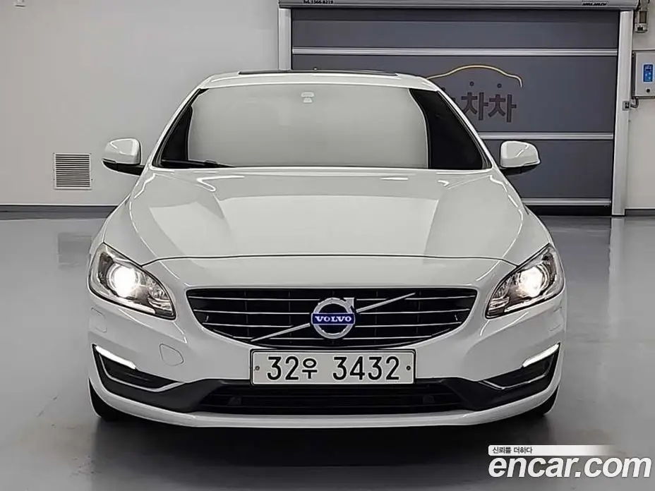 Volvo S60 2015 1.6 автомат (гидро), фото 2 Volvo S60 2015 1.6 автомат (гидро), фото 2