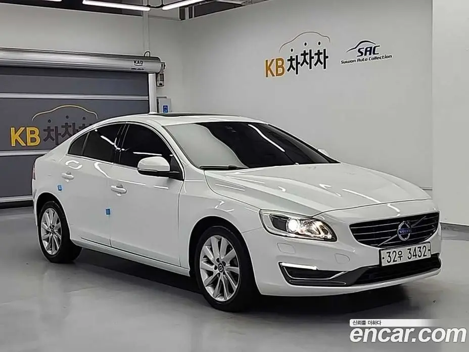 Volvo S60 2015 1.6 автомат (гидро), фото 4 Volvo S60 2015 1.6 автомат (гидро), фото 4