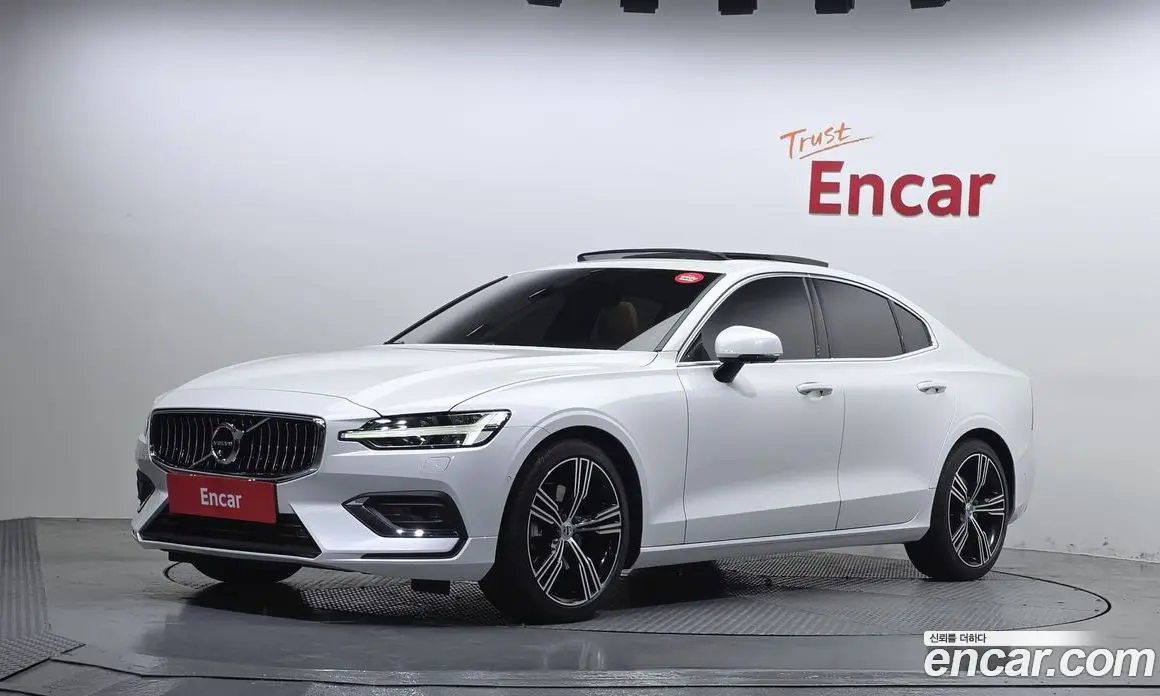 Volvo S60 2019 2.0 автомат (гидро), фото 1 Volvo S60 2019 2.0 автомат (гидро), фото 1