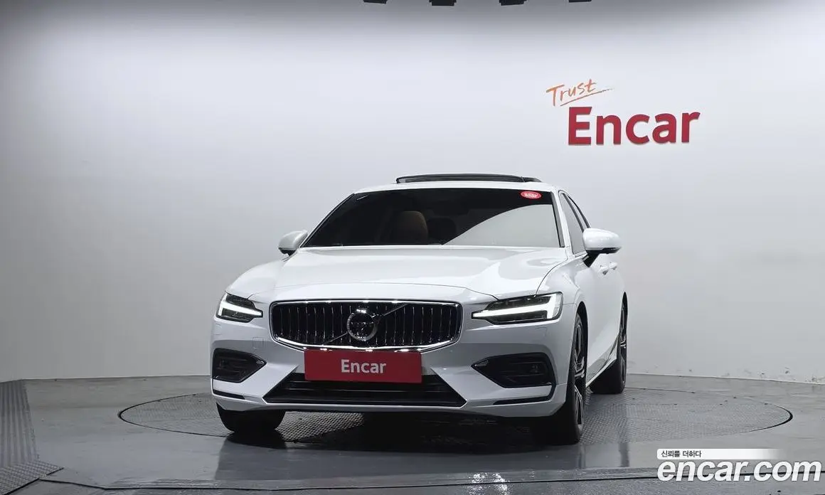 Volvo S60 2019 2.0 автомат (гидро), фото 3 Volvo S60 2019 2.0 автомат (гидро), фото 3