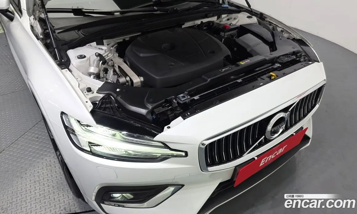 Volvo S60 2019 2.0 автомат (гидро), фото 6 Volvo S60 2019 2.0 автомат (гидро), фото 6