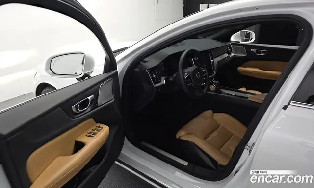 Volvo S60 2019 2.0 автомат (гидро), миниатюра 10 Volvo S60 2019 2.0 автомат (гидро), миниатюра 10