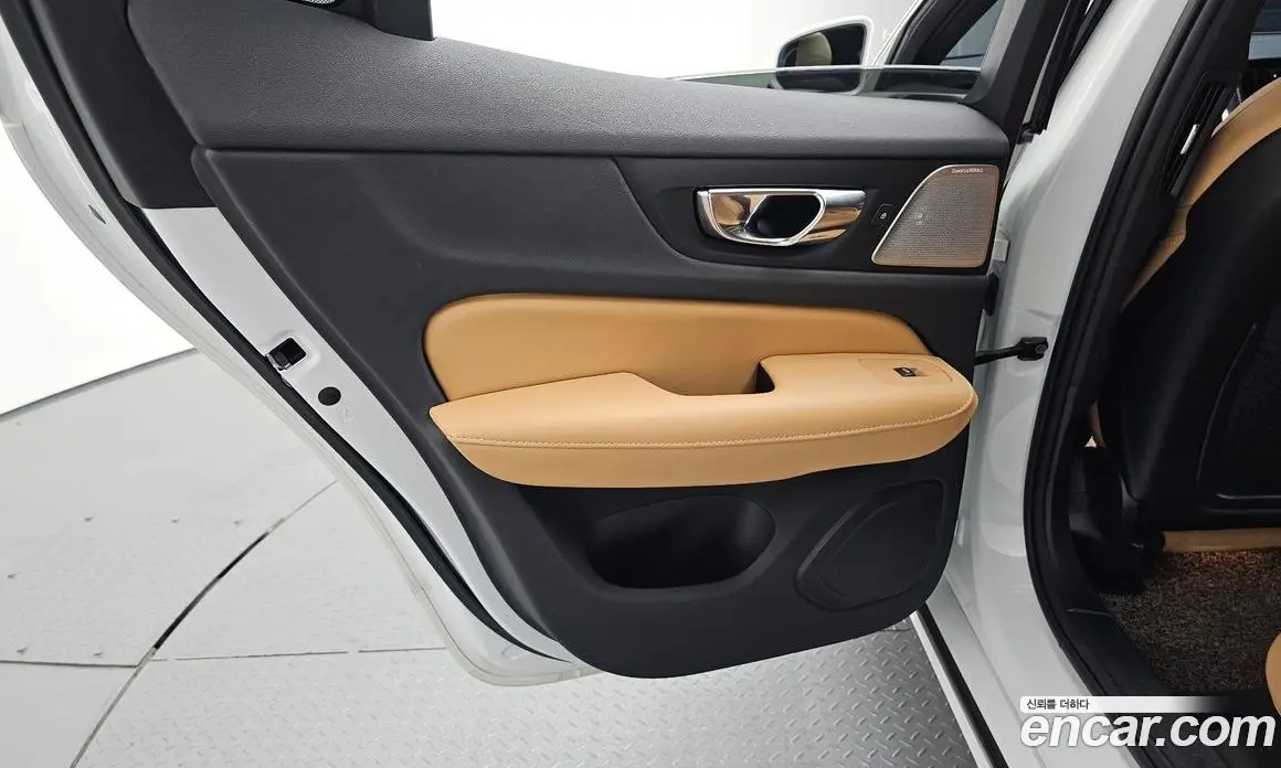 Volvo S60 2020 2.0 автомат (гидро), фото 15 Volvo S60 2020 2.0 автомат (гидро), фото 15