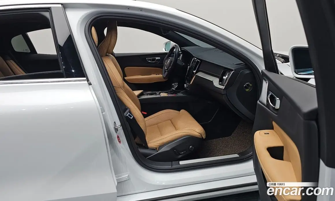 Volvo S60 2020 2.0 автомат (гидро), фото 16 Volvo S60 2020 2.0 автомат (гидро), фото 16