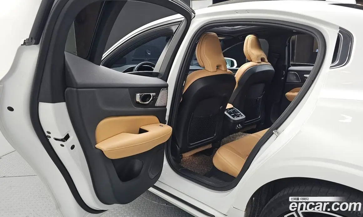 Volvo S60 2020 2.0 автомат (гидро), фото 18 Volvo S60 2020 2.0 автомат (гидро), фото 18