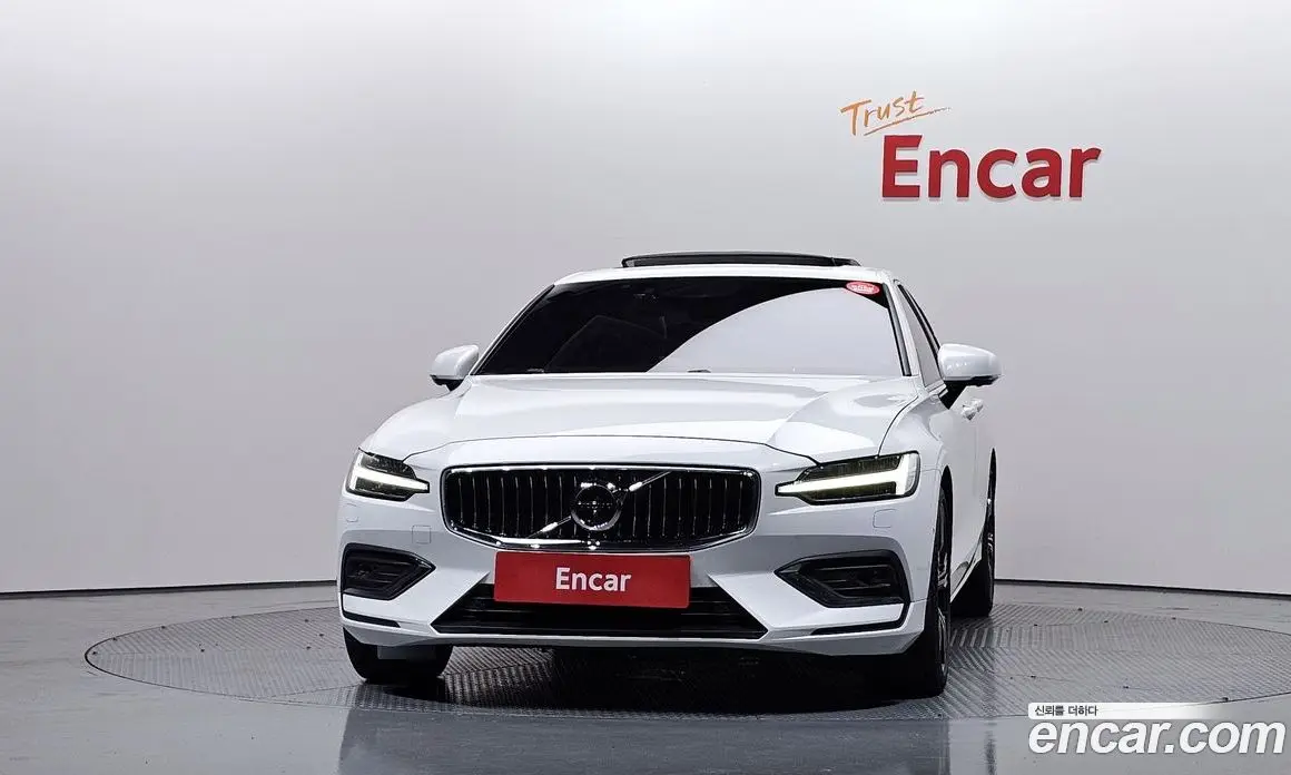 Volvo S60 2020 2.0 автомат (гидро), фото 3 Volvo S60 2020 2.0 автомат (гидро), фото 3