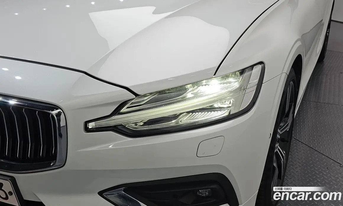 Volvo S60 2020 2.0 автомат (гидро), фото 8 Volvo S60 2020 2.0 автомат (гидро), фото 8