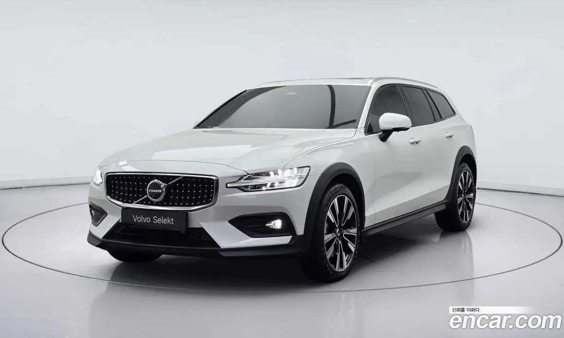 Volvo V60 2023 2.0 автомат (гидро), фото 1 Volvo V60 2023 2.0 автомат (гидро), фото 1