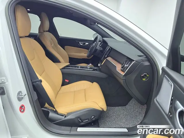 Volvo V60 2023 2.0 автомат (гидро), миниатюра 8 Volvo V60 2023 2.0 автомат (гидро), миниатюра 8