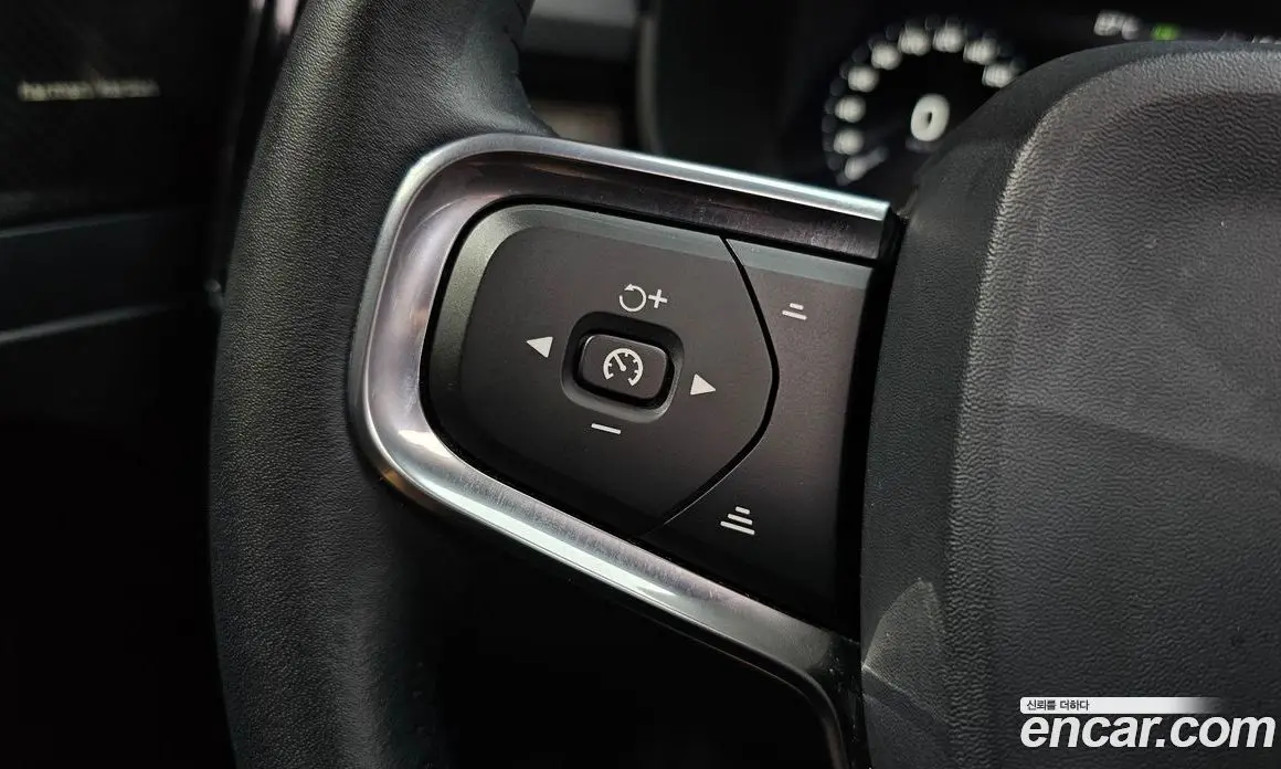 Volvo XC40 2020 2.0 автомат (гидро), фото 15 Volvo XC40 2020 2.0 автомат (гидро), фото 15