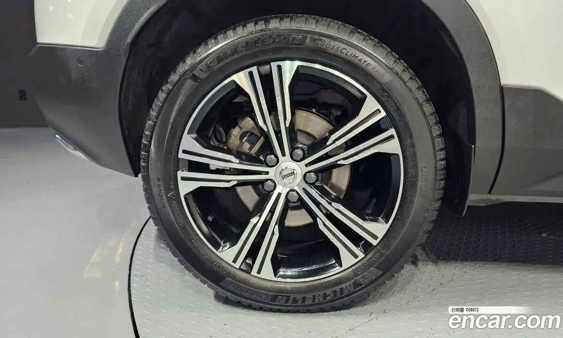 Volvo XC40 2020 2.0 автомат (гидро), фото 5 Volvo XC40 2020 2.0 автомат (гидро), фото 5