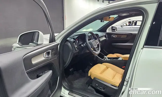Volvo XC40 2020 2.0 автомат (гидро), миниатюра 10 Volvo XC40 2020 2.0 автомат (гидро), миниатюра 10