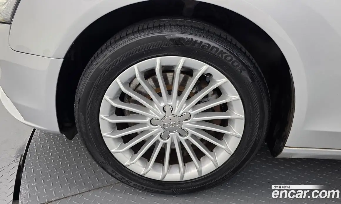 Audi A4 2013 2.0 автомат (гидро), фото 5