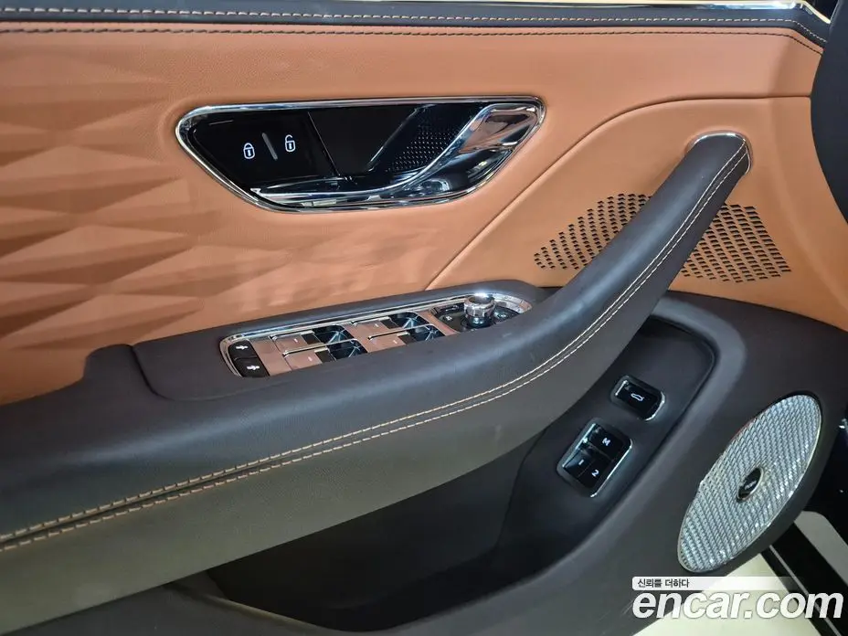 Bentley Flying Spur 2023 4.0 автомат (гидро), фото 18