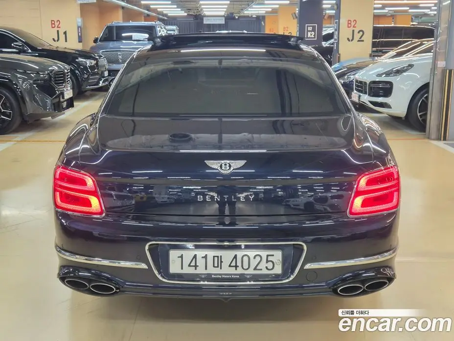 Bentley Flying Spur 2023 4.0 автомат (гидро), фото 4