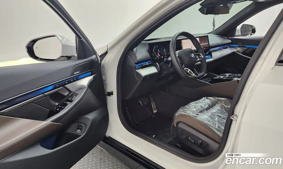 BMW 5 серия 2025 2.0 автомат (гидро), фото 13