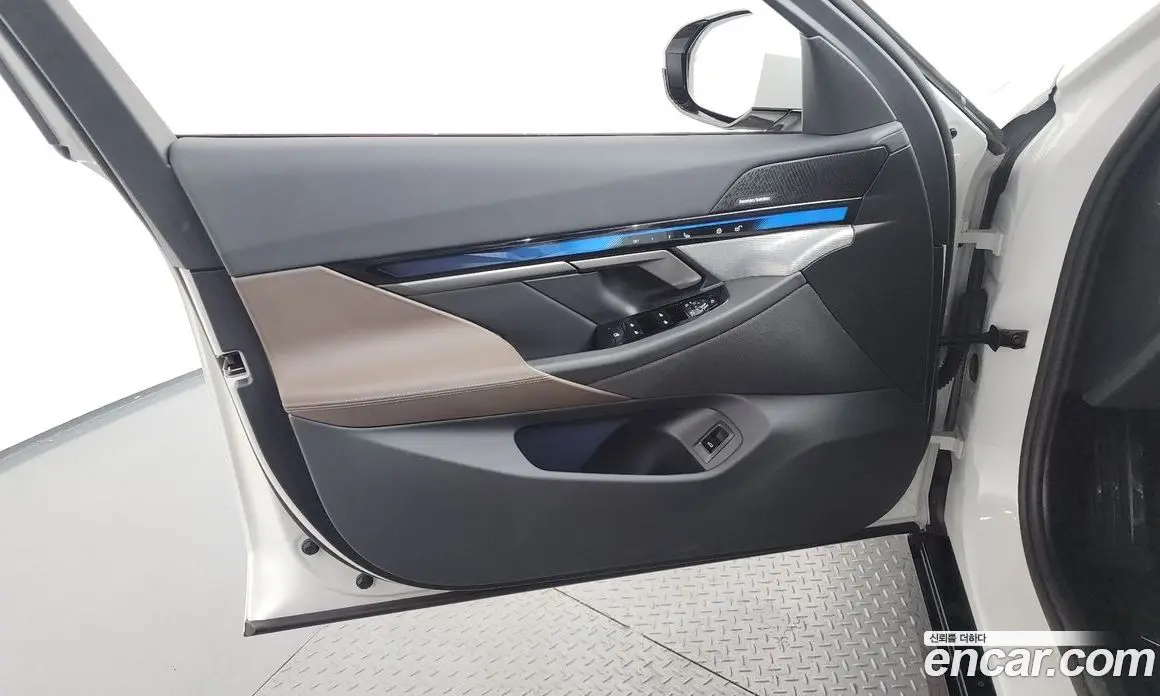 BMW 5 серия 2025 2.0 автомат (гидро), фото 14