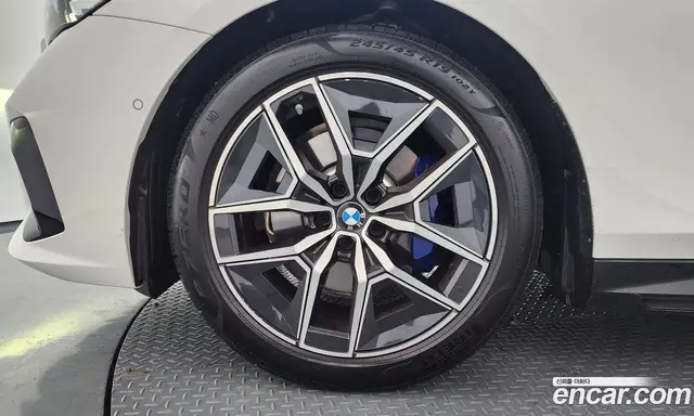 BMW 5 серия 2025 2.0 автомат (гидро), миниатюра 5