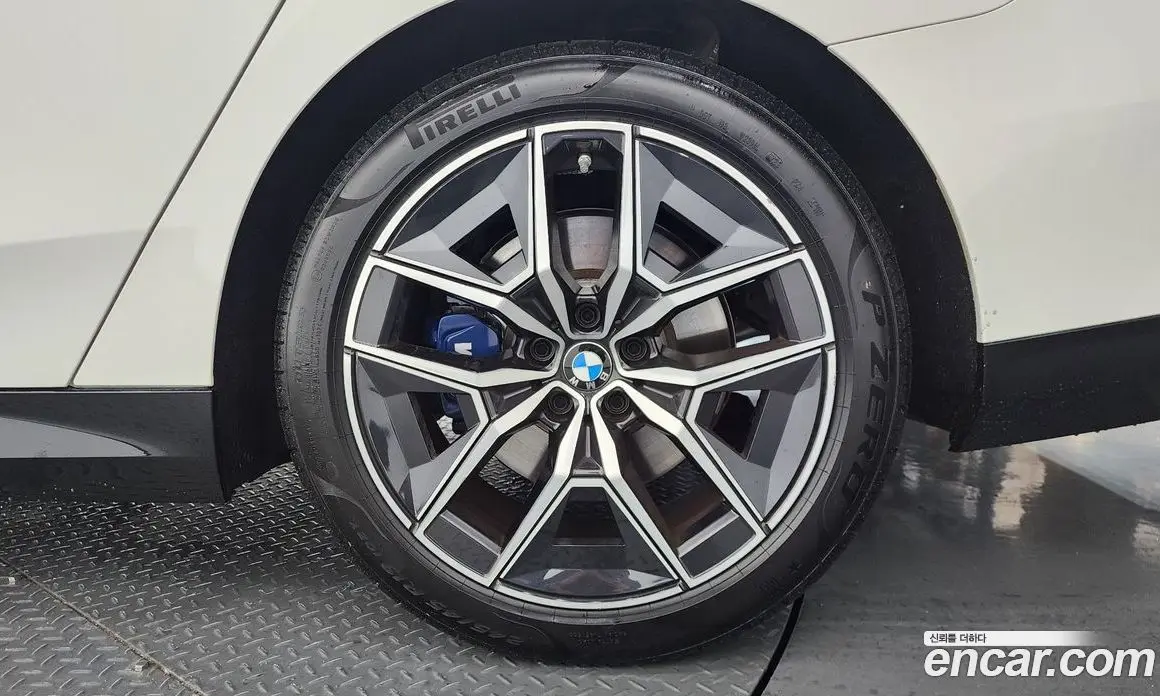 BMW 5 серия 2025 2.0 автомат (гидро), фото 7