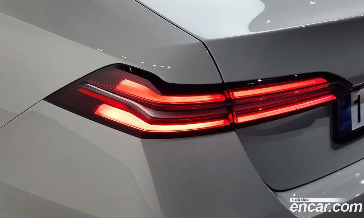 BMW 5 серия 2025 2.0 автомат (гидро), фото 9