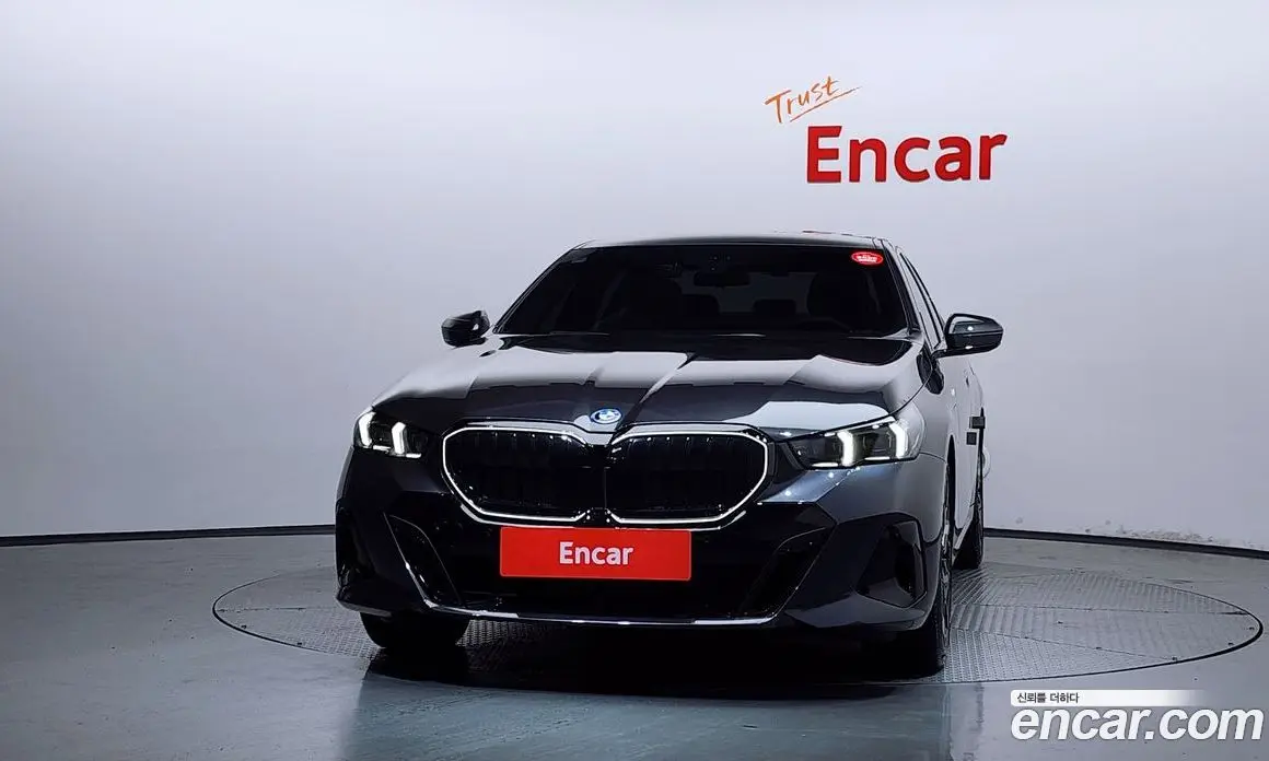 BMW 5 серия 2025 3.0 автомат (гидро), фото 3 BMW 5 серия 2025 3.0 автомат (гидро), фото 3
