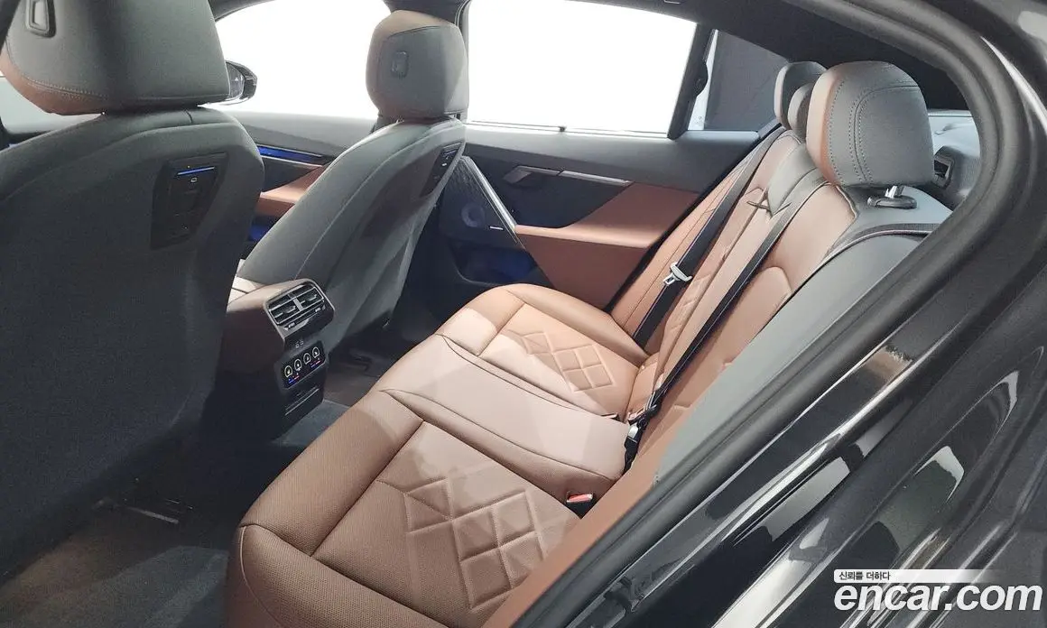 BMW 5 серия 2025 3.0 автомат (гидро), фото 25 BMW 5 серия 2025 3.0 автомат (гидро), фото 25