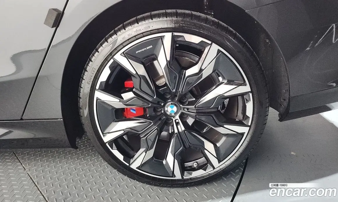 BMW 5 серия 2025 3.0 автомат (гидро), фото 7 BMW 5 серия 2025 3.0 автомат (гидро), фото 7