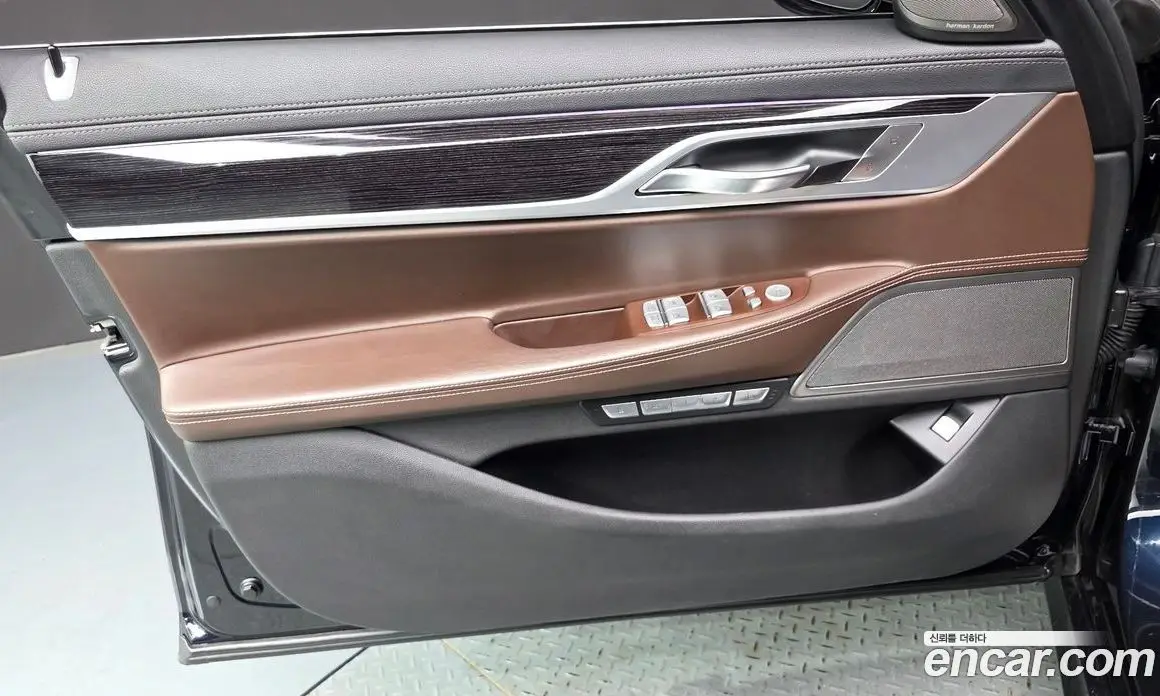 BMW 7 серия 2018 3.0 автомат (гидро), фото 14 BMW 7 серия 2018 3.0 автомат (гидро), фото 14