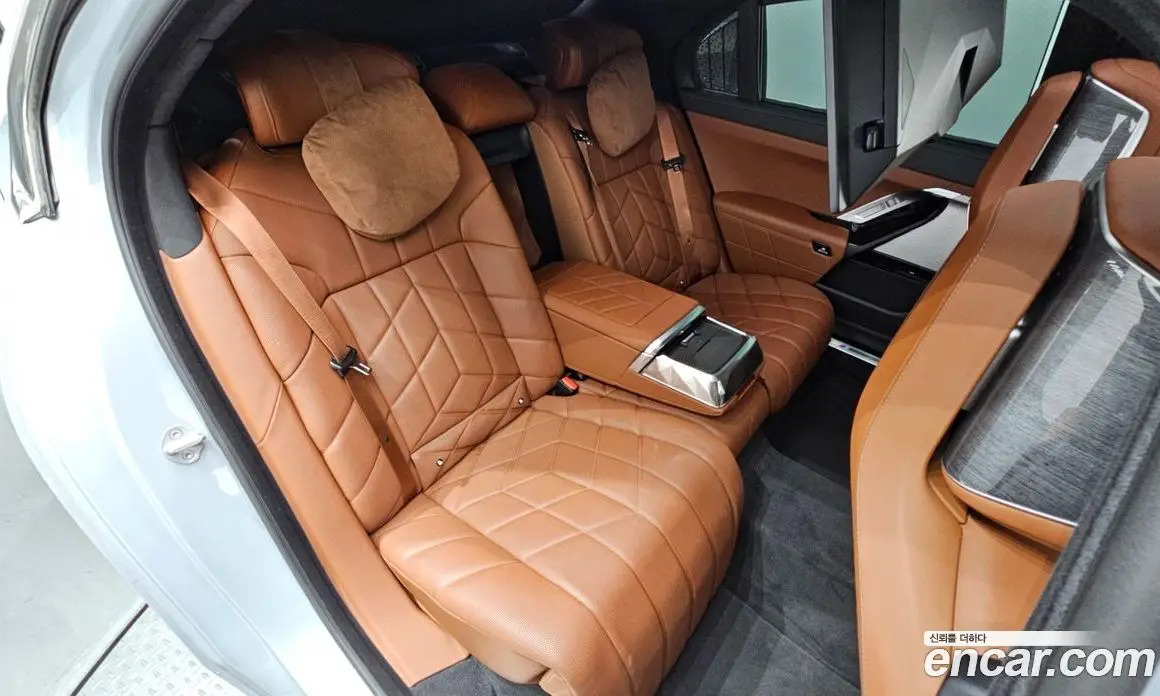 BMW 7 серия 2023 3.0 автомат (гидро), фото 17