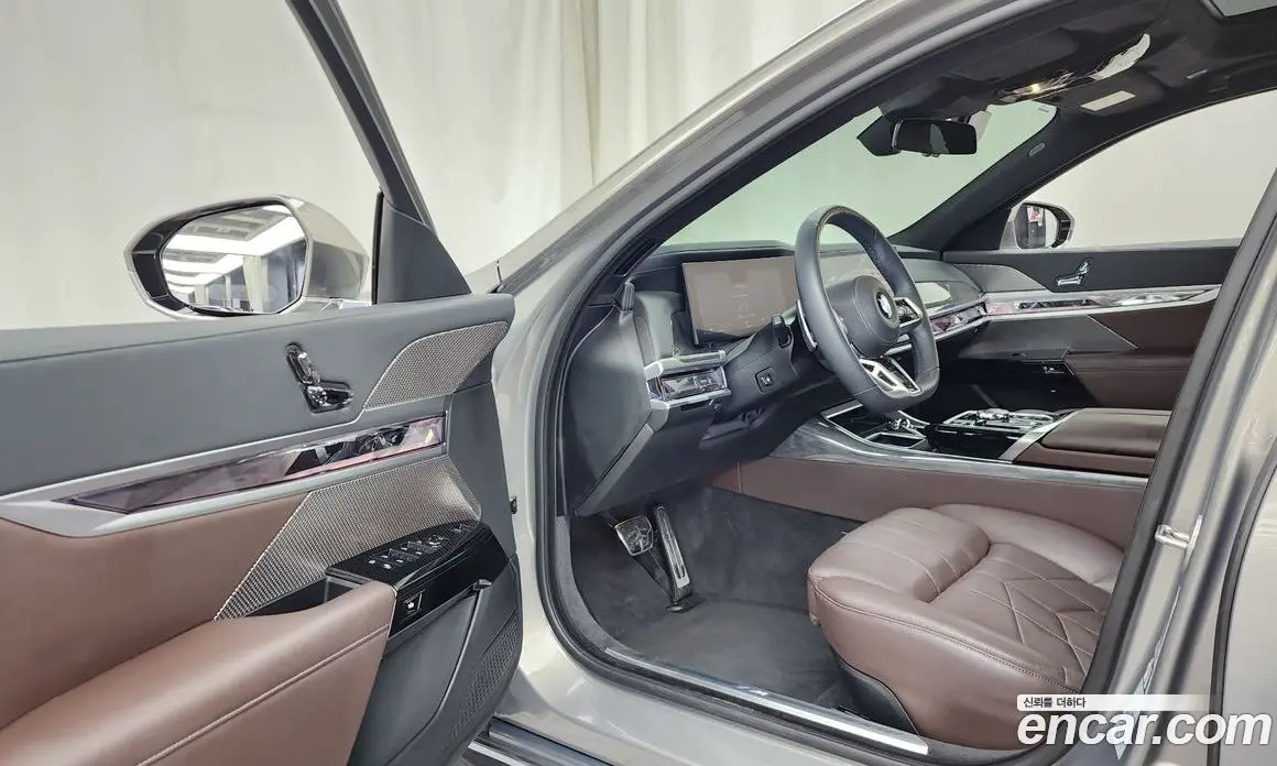 BMW 7 серия 2023 3.0 автомат (гидро), фото 13