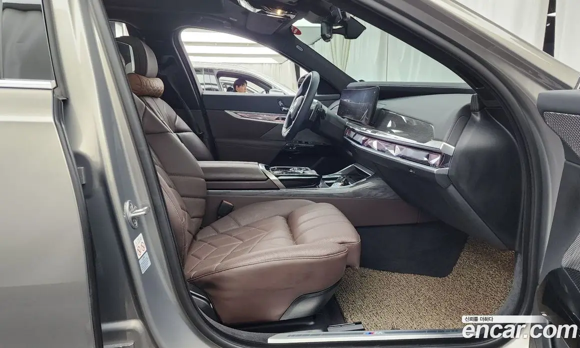 BMW 7 серия 2023 3.0 автомат (гидро), фото 17