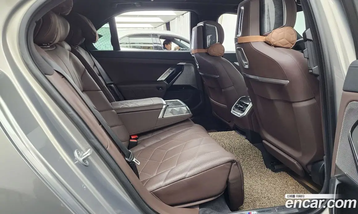 BMW 7 серия 2023 3.0 автомат (гидро), фото 18