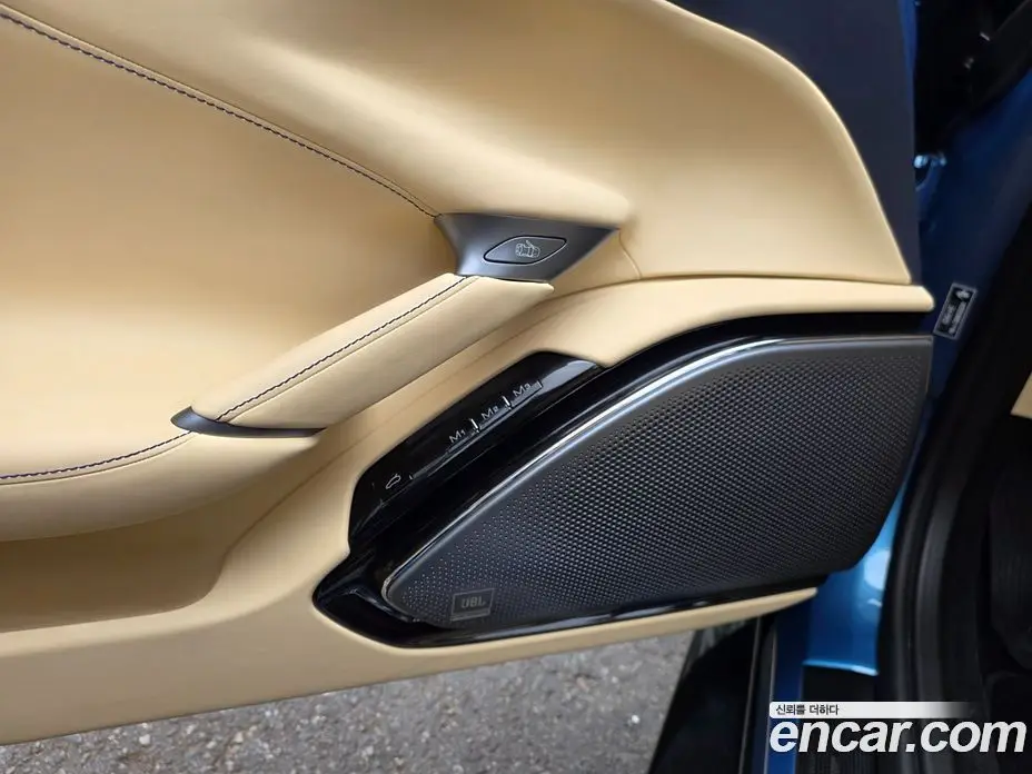 Ferrari Roma 2025 3.9 автомат (гидро), фото 15 Ferrari Roma 2025 3.9 автомат (гидро), фото 15