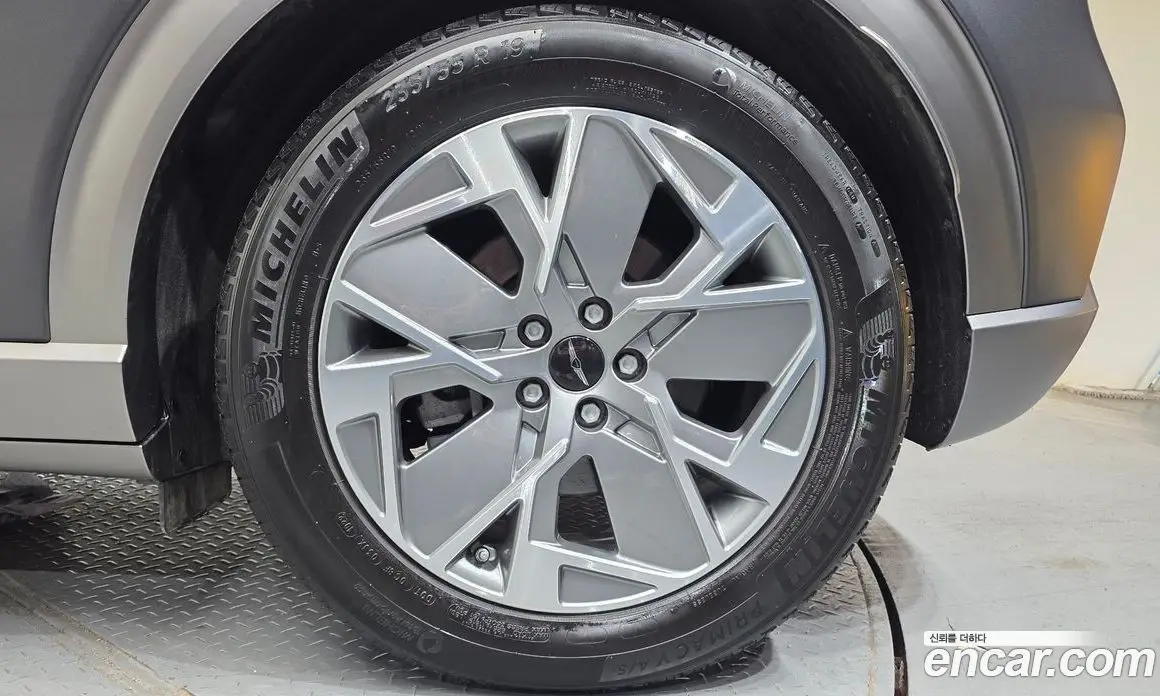 Genesis GV60 2022 0.1 автомат (гидро), фото 6 Genesis GV60 2022 0.1 автомат (гидро), фото 6