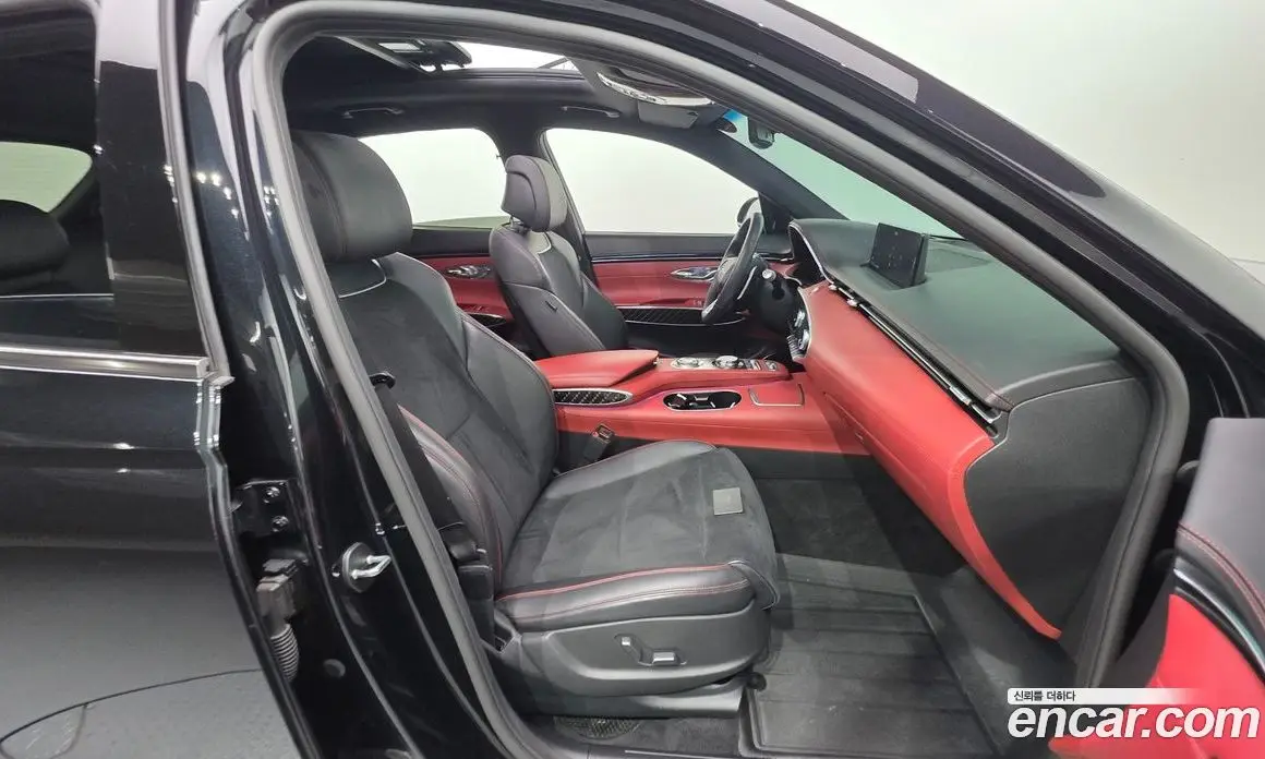 Genesis GV70 2021 2.5 автомат (гидро), фото 13 Genesis GV70 2021 2.5 автомат (гидро), фото 13