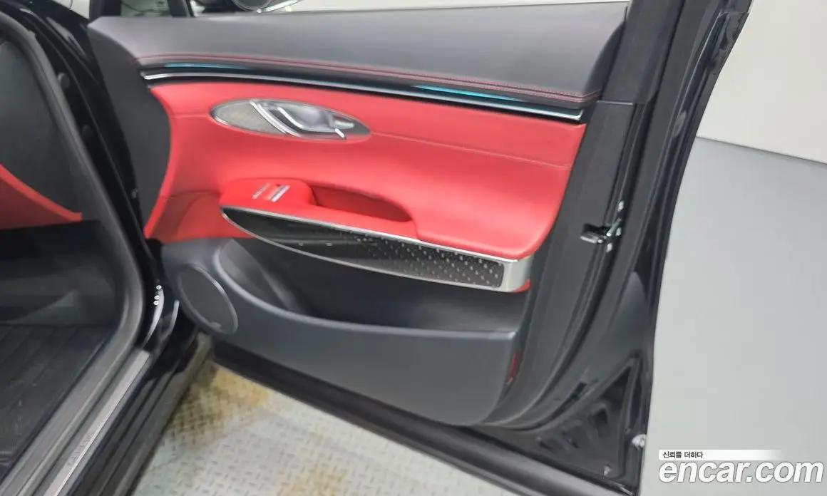 Genesis GV70 2021 2.5 автомат (гидро), фото 15 Genesis GV70 2021 2.5 автомат (гидро), фото 15