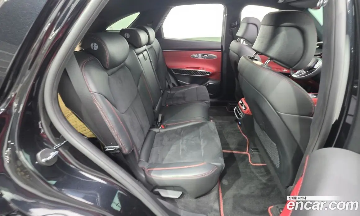 Genesis GV70 2021 2.5 автомат (гидро), фото 30 Genesis GV70 2021 2.5 автомат (гидро), фото 30