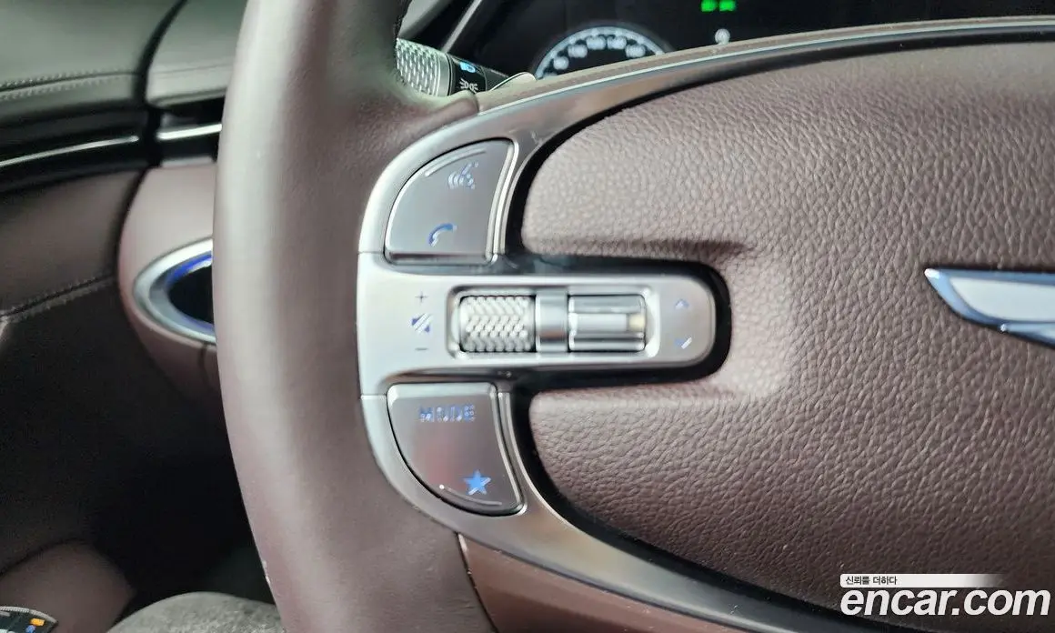 Genesis GV70 2021 2.5 автомат (гидро), фото 16 Genesis GV70 2021 2.5 автомат (гидро), фото 16