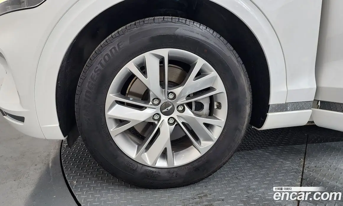 Genesis GV70 2021 2.5 автомат (гидро), фото 5 Genesis GV70 2021 2.5 автомат (гидро), фото 5
