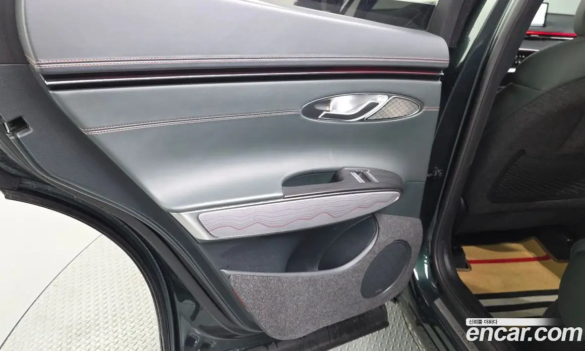 Genesis GV70 2021 2.5 автомат (гидро), фото 14 Genesis GV70 2021 2.5 автомат (гидро), фото 14