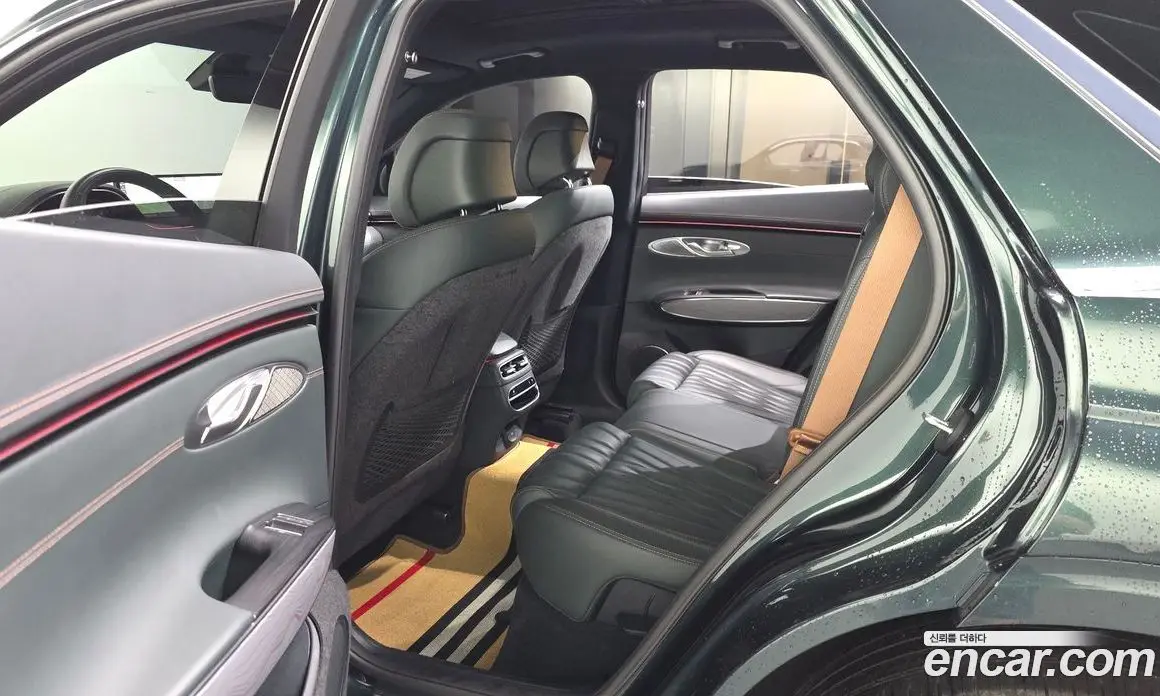 Genesis GV70 2021 2.5 автомат (гидро), фото 15 Genesis GV70 2021 2.5 автомат (гидро), фото 15